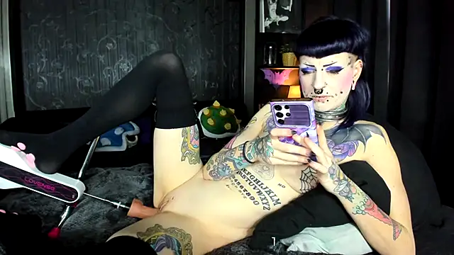 Purple_Coffin666 webcam