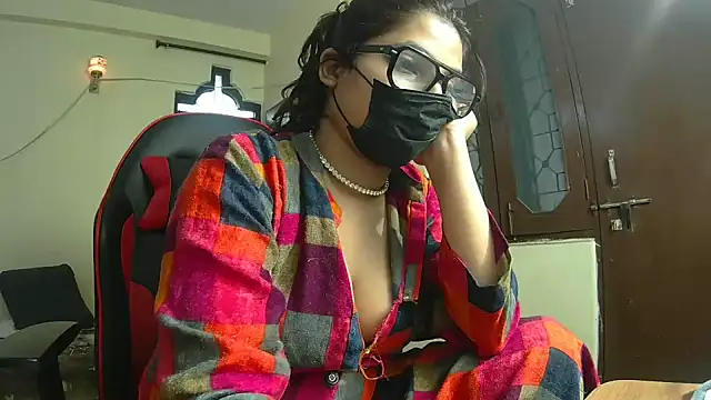 callmeshreya webcam