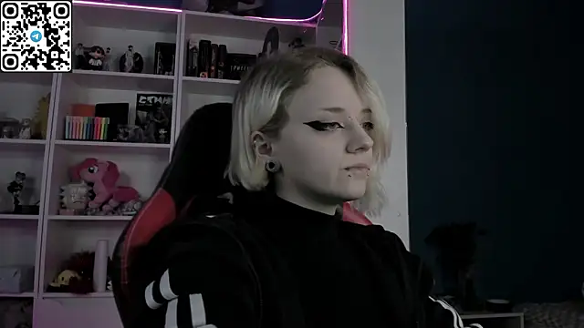 Holy_Mistress_S webcam