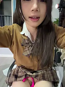 Yiyi-707 Live Webcam on Stripchat