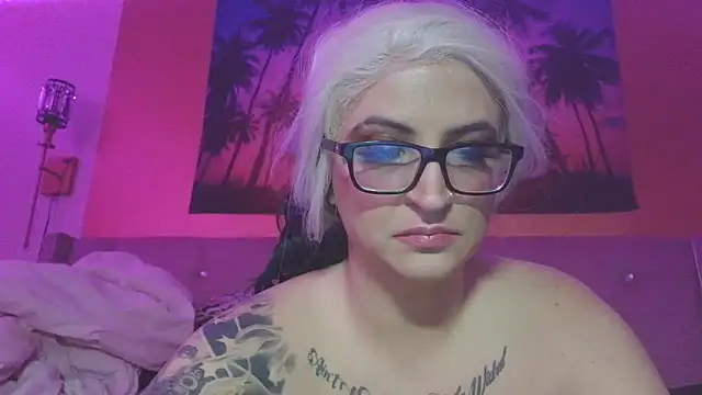 RomanianBunny webcam