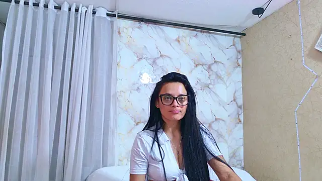 QueenSallyDesire webcam