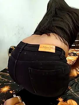 Webcam Model (priya_26)  is live.Free join now!