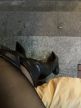 美女petoys在线直播