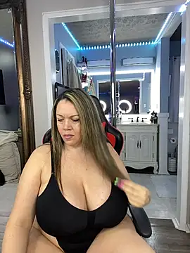 curvyfunlover webcam