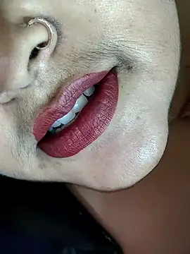 Webcam Model (hotbhabhi011)  is live.Free join now!