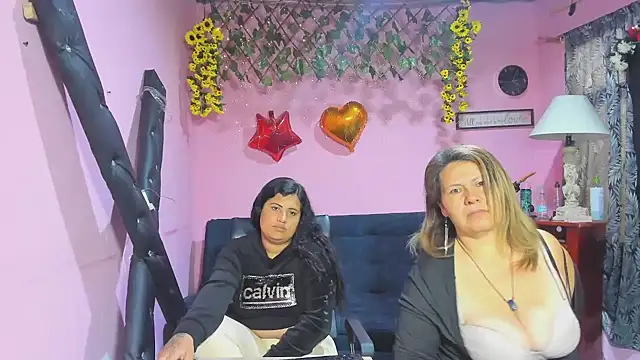 lesbiancuple - Lesbiancuple's free webcam - UK Sex Cams