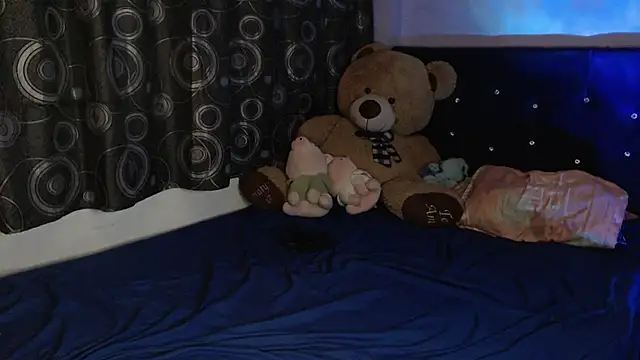 angelique_klane - ANGELIQUE_KLANE's free webcam - UK Sex Cams