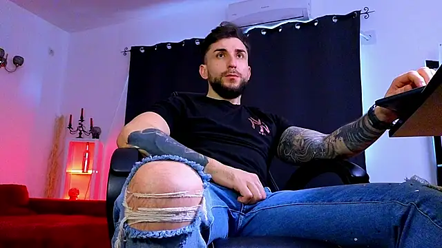 MightyAaron66 webcam