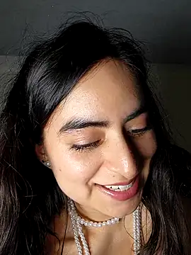 saasha_petit - Saasha_Petit's free webcam - UK Sex Cams