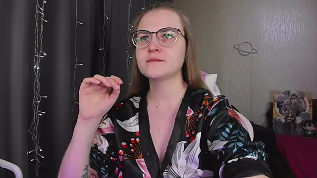 missbrightshine - MissBrightShine's free webcam