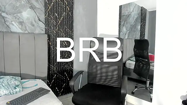 hot_summer_boy_ webcam