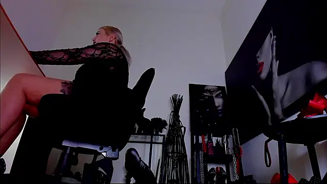 MistressDemi webcam
