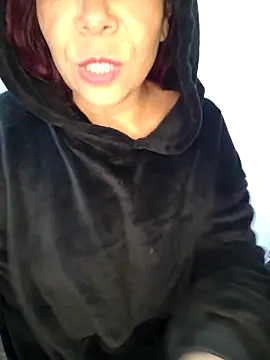 Scarlet_curly8a webcam