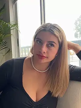 athenearossi - AtheneaRossi's free webcam