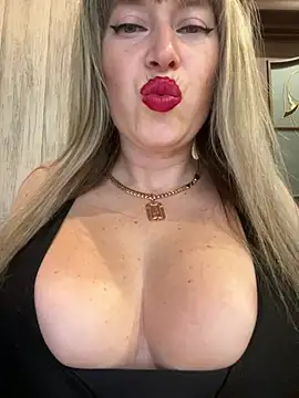 Webcam Model (Kittenforyou)  is live.Free join now!