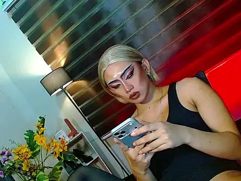 HOLLYWOOD_QUEEN_88 webcam