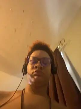 nickytheehawtie - Nickytheehawtie's free webcam - UK Sex Cams