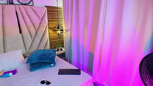 kimberlyfox_t - KimberlyFox_t's free webcam