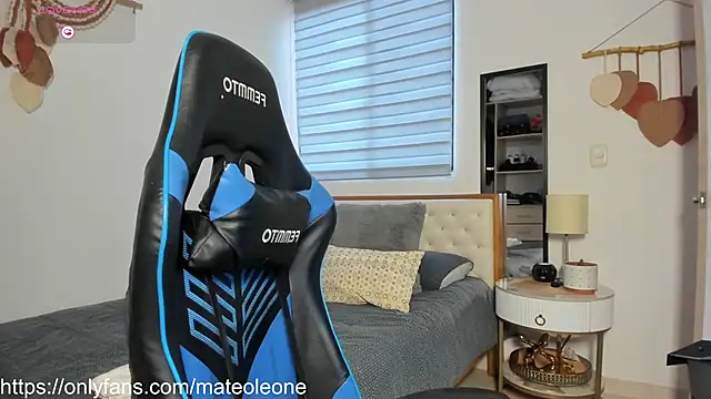 mateoleonee webcam