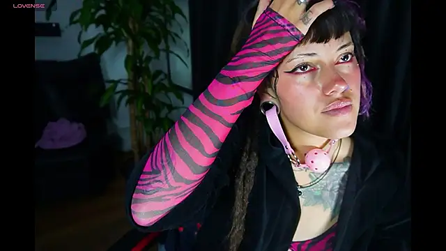 _sharlotte777 webcam