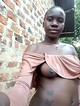 Black_juicy24 webcam