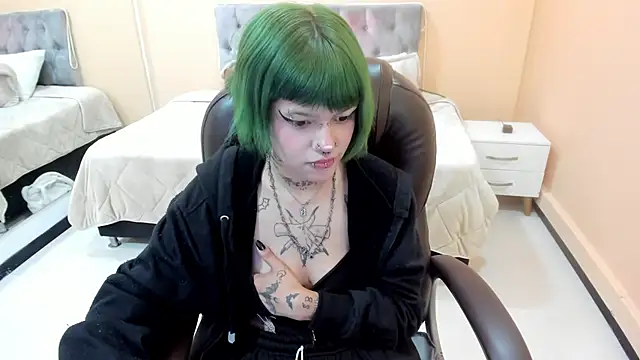 Bela_Craxkerr webcam