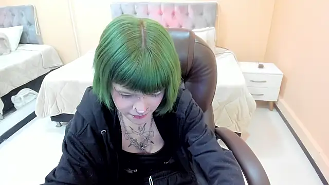 Bela_Craxkerr webcam