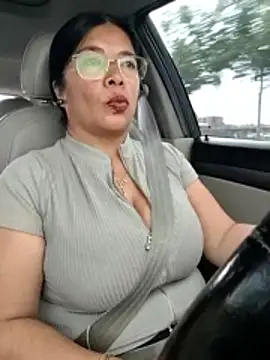 __valentina18's Stripchat show and profile