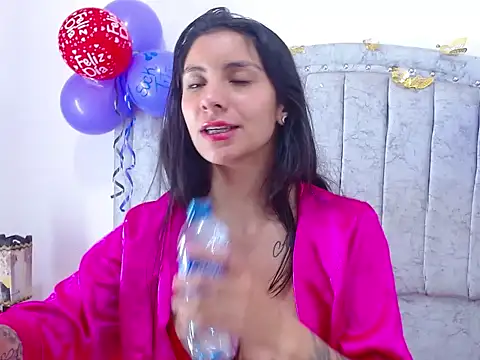 meganblowx - Meganblowx's free webcam - UK Sex Cams