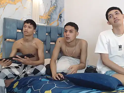 GOLD_BOYS webcam