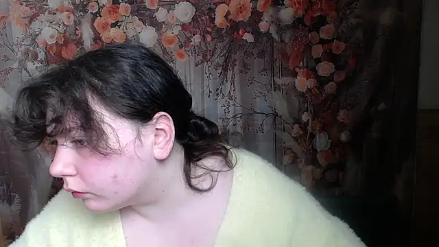 NeonilaLisova webcam