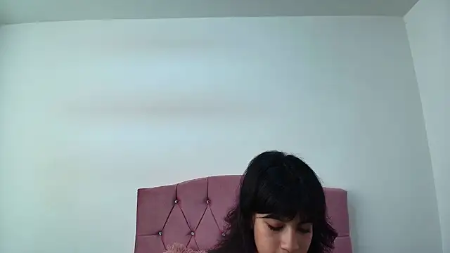 kalyra_17 - Kalyra_17's free webcam - UK Sex Cams