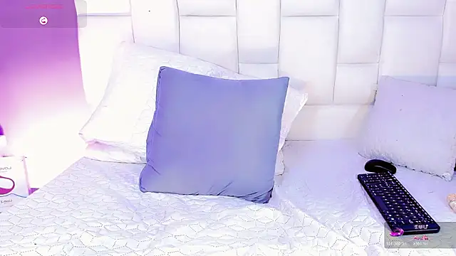 Kisses_Sophia webcam