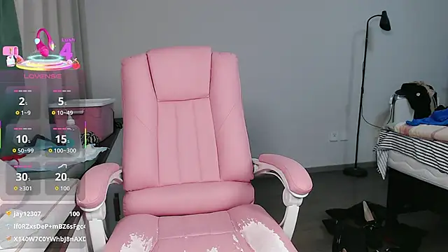 美女awalingling在线直播