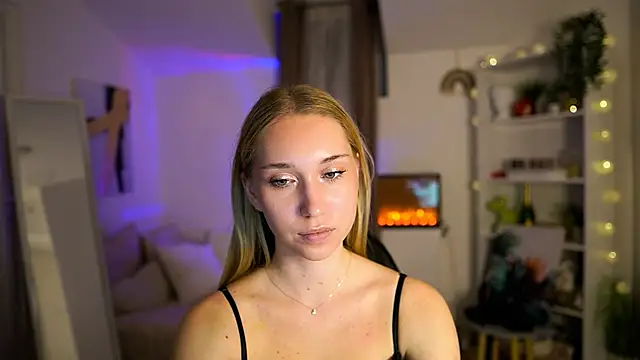 MilaBunny2000 webcam