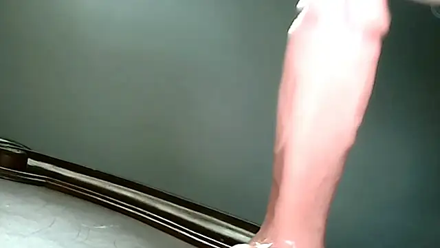 SitOnMyFace8426 webcam