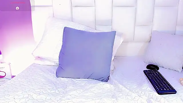 Kisses_Sophia webcam