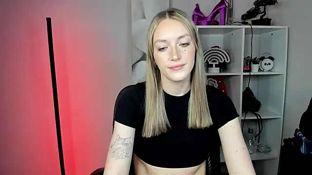 EvelynBlond webcam