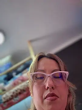 violeta-25_ - VIOLETA-25_'s free webcam - UK Sex Cams