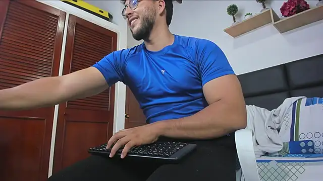 mike_foxxx_ webcam