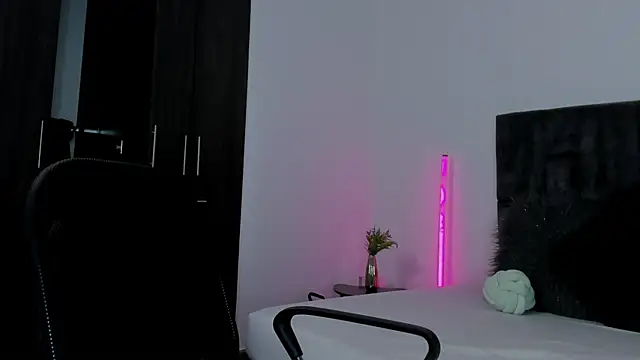 Malory_Saenzz webcam