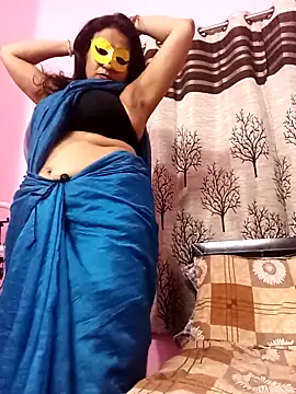 gullapi - Gullapi's free webcam - UK Sex Cams