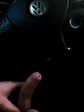 yolinga205 (Ask my age) - Public cum?