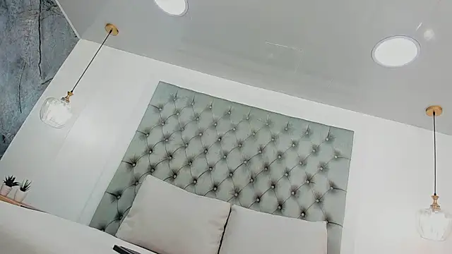 valirya_devote webcam