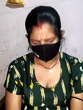 Hotcouplepriya webcam