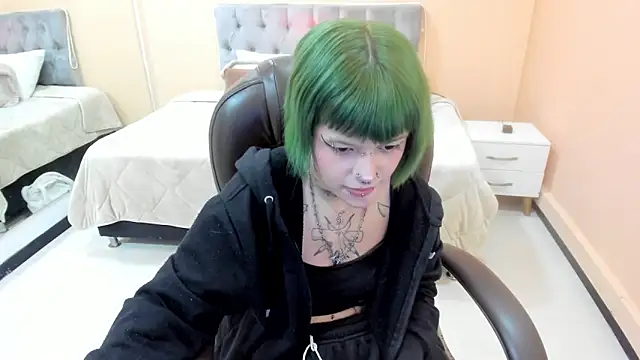 Bela_Craxkerr webcam