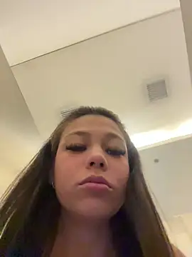 Alyshanon18 webcam