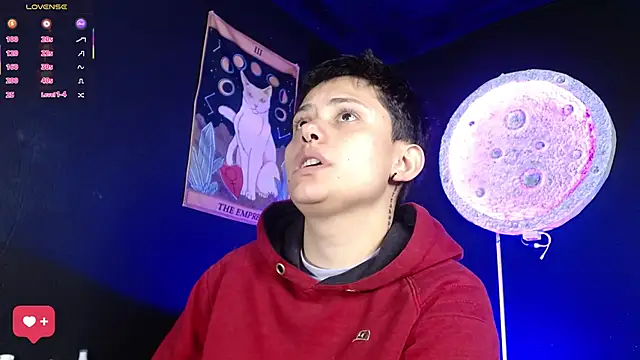 girl_intense444 webcam