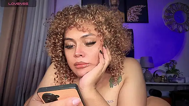 khimmadness - KhimMadness's free webcam - UK Sex Cams